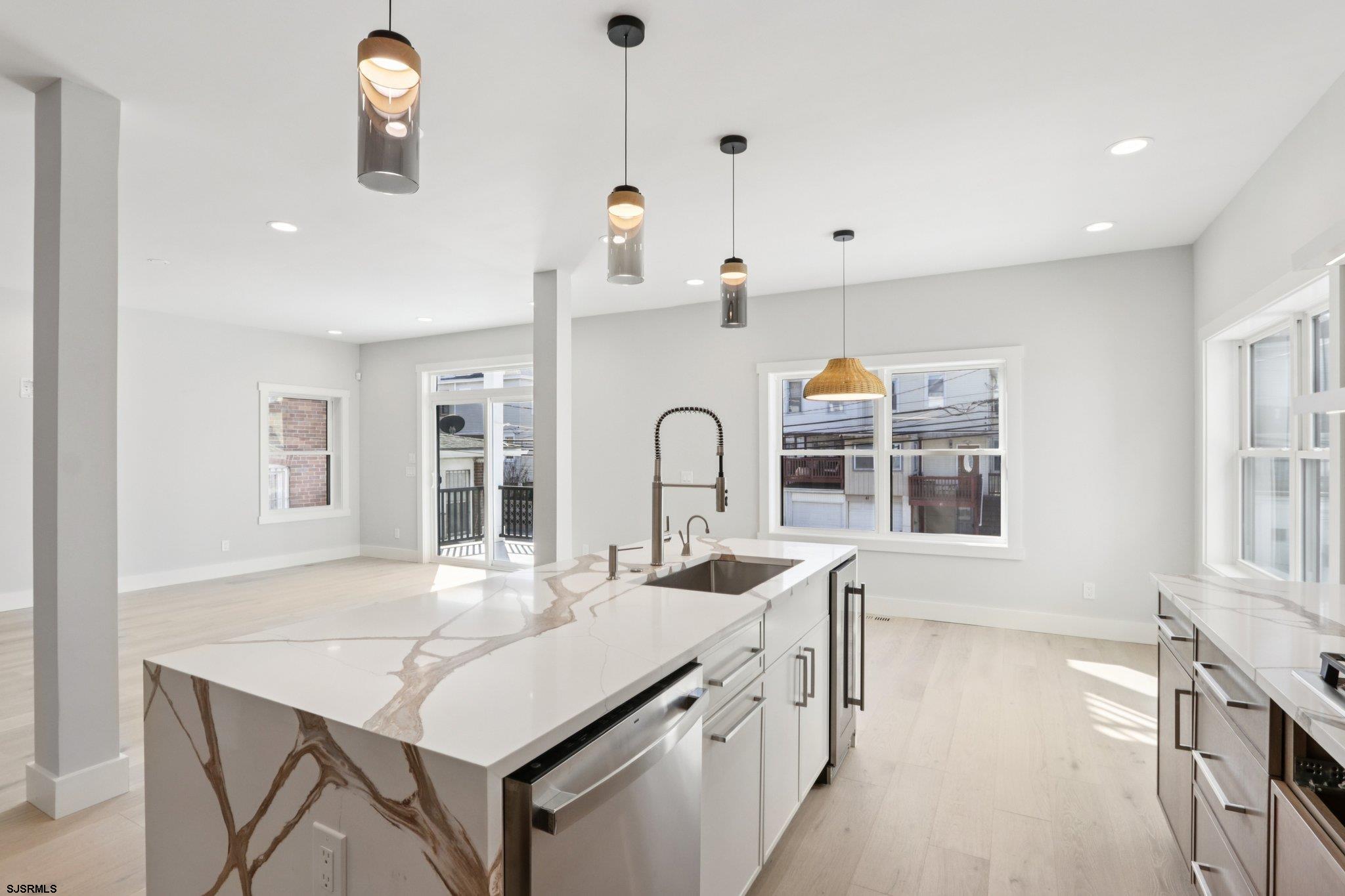 37 S Annapolis (A) Ave