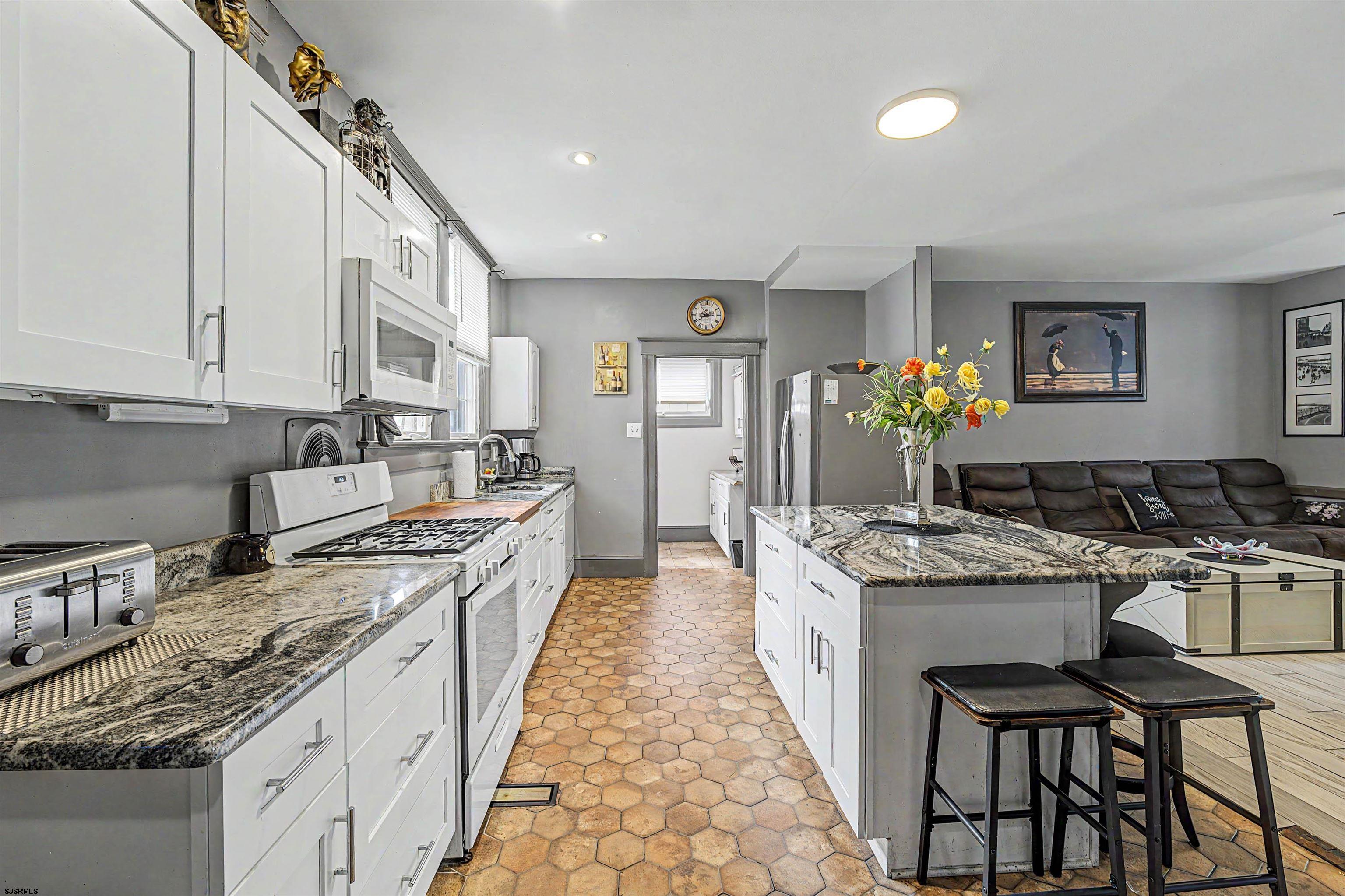 2 N Montgomery Ave