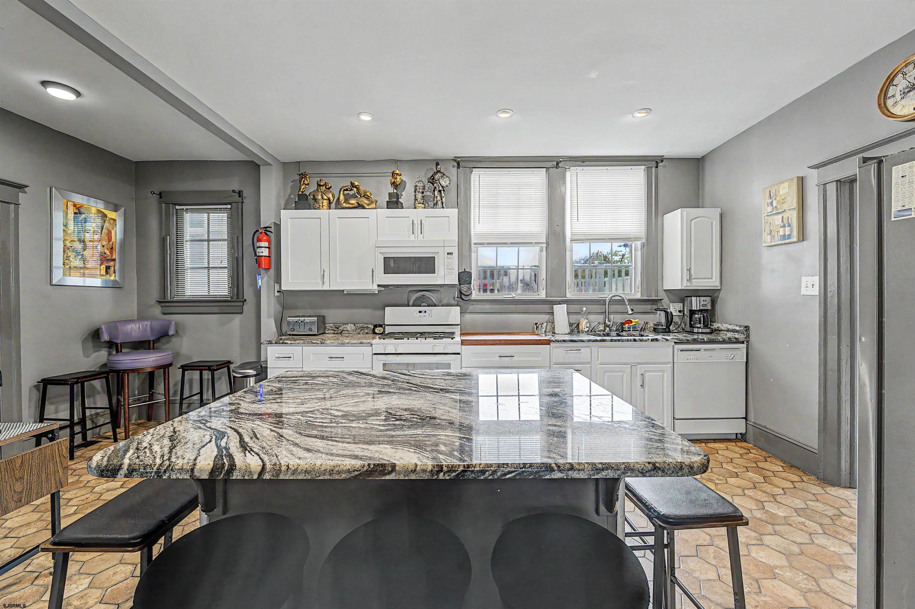 2 N Montgomery Ave