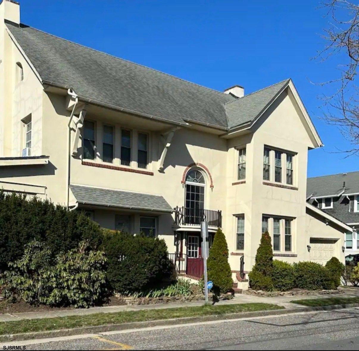 2 N Montgomery Ave