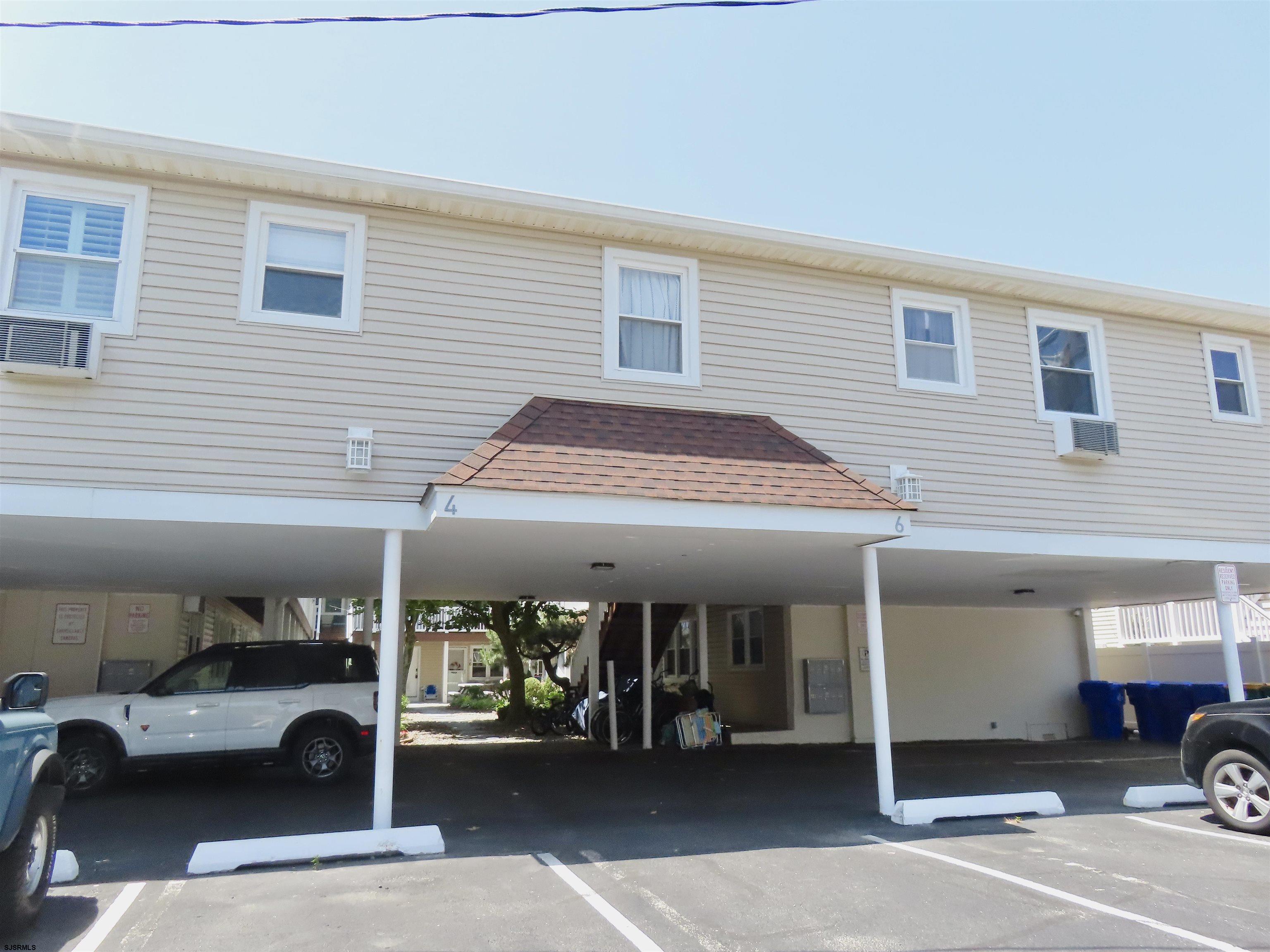 6 N Newport Ave