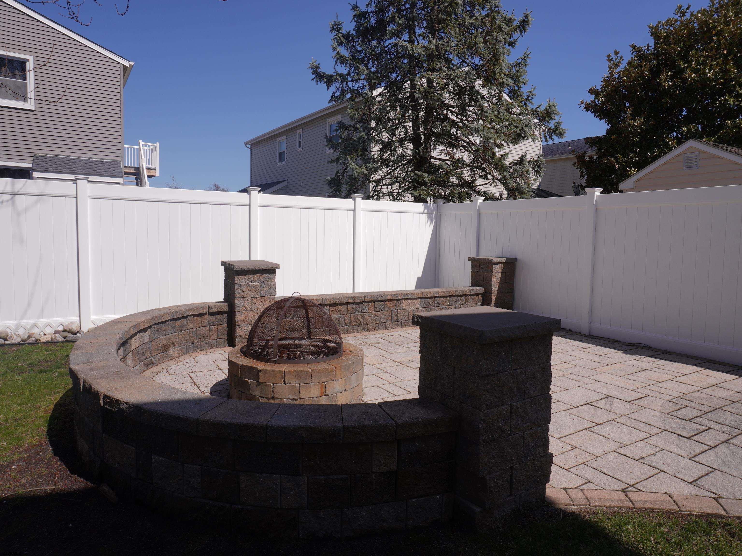 453 Berkshire Dr