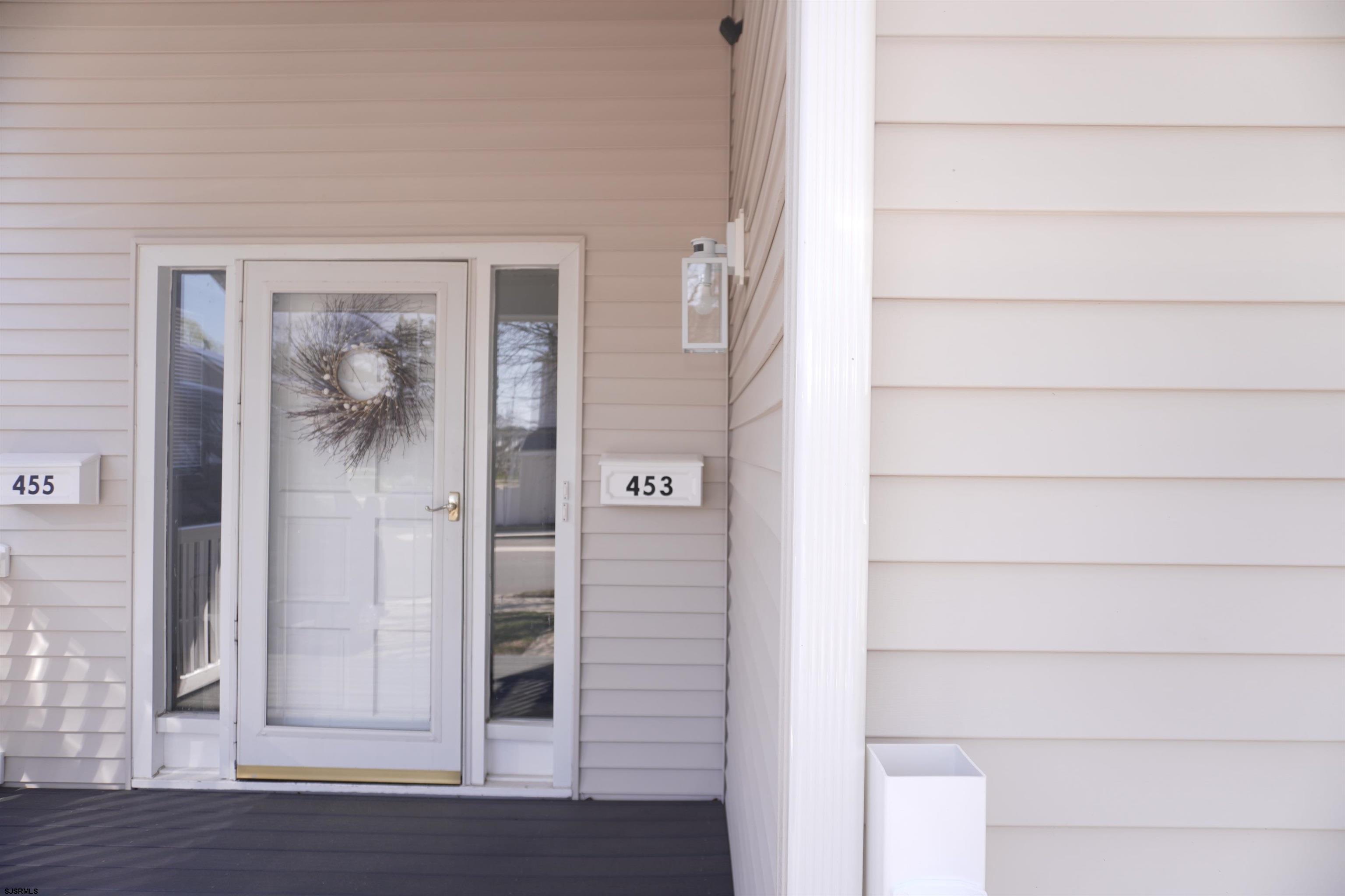 453 Berkshire Dr