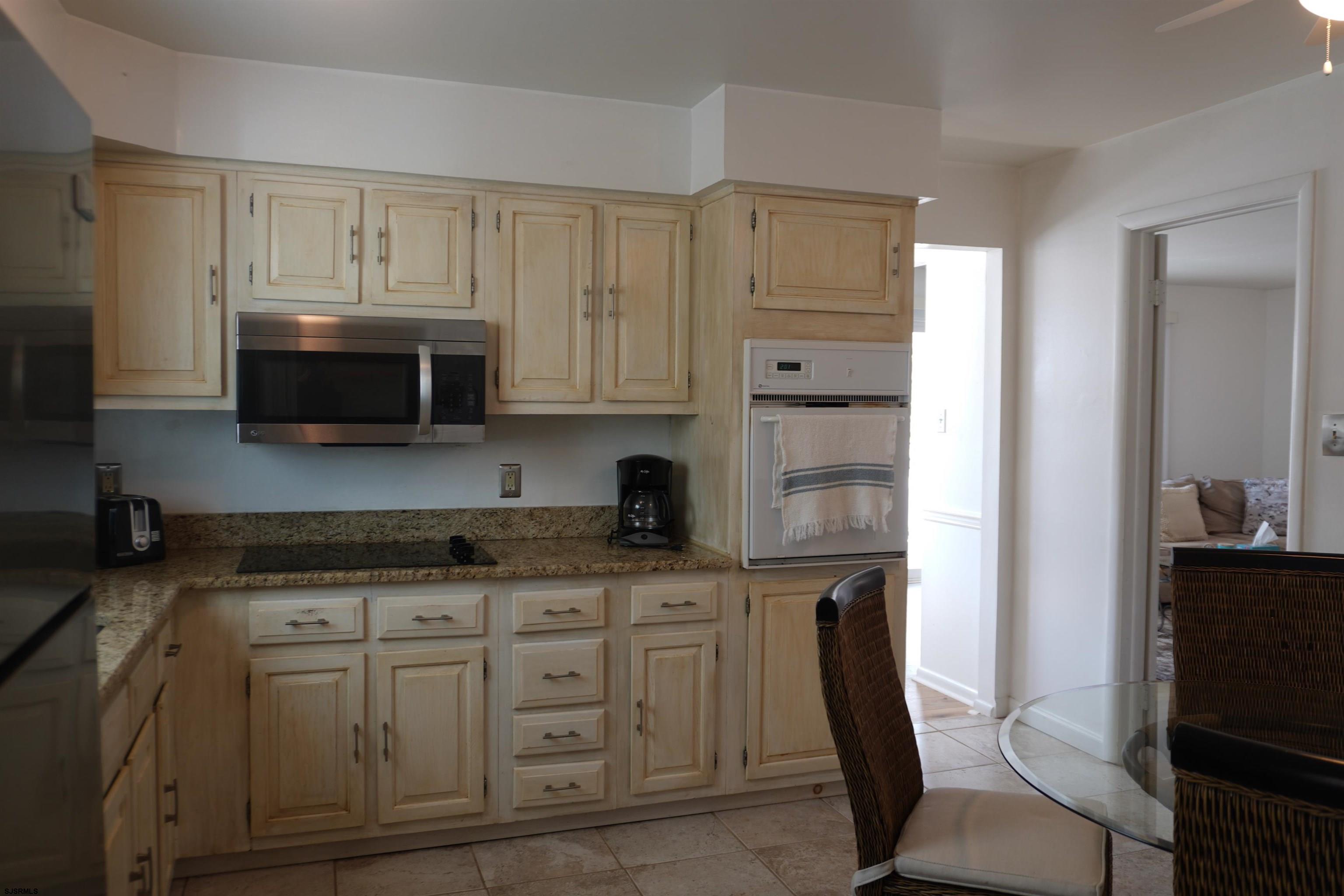 453 Berkshire Dr