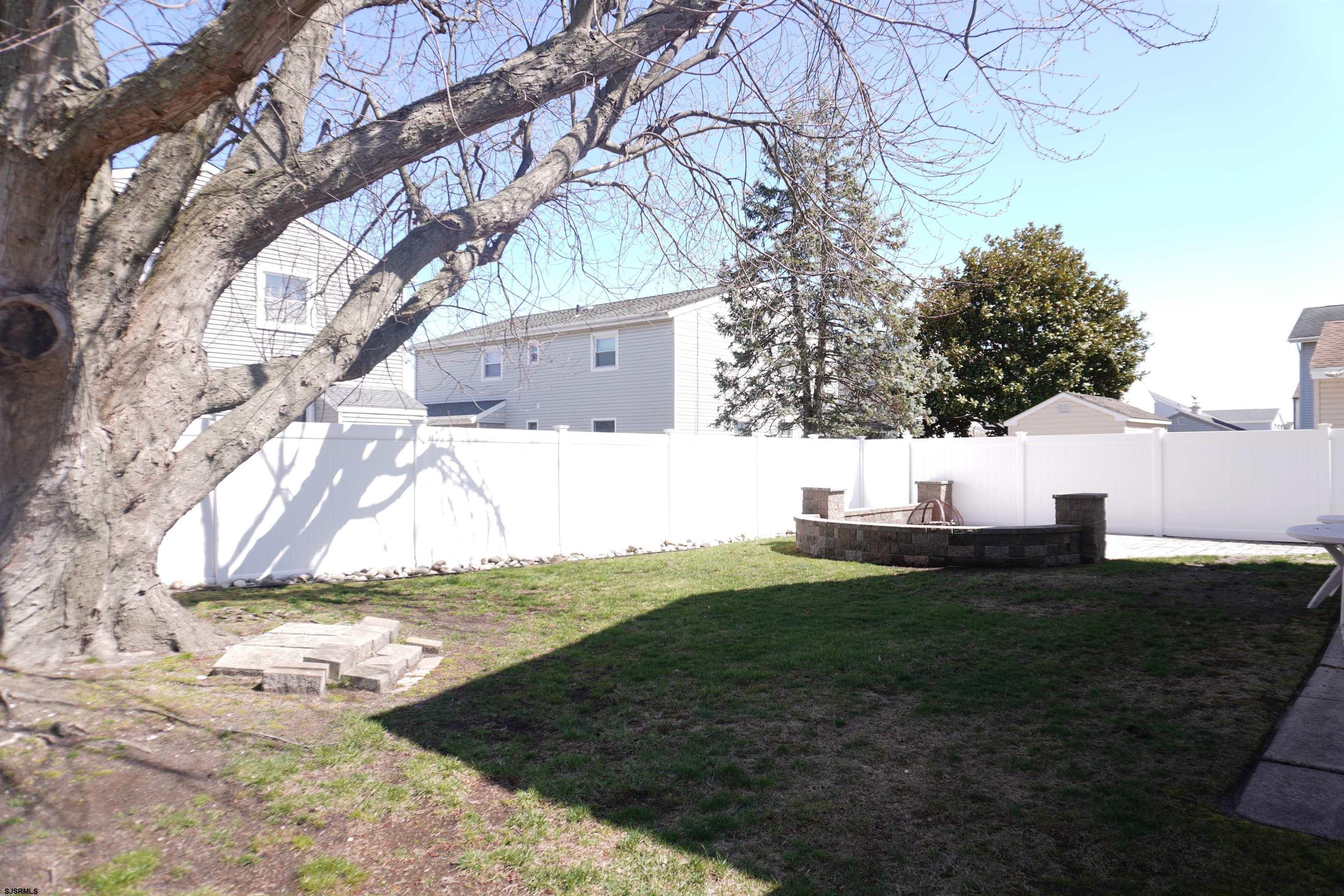 453 Berkshire Dr