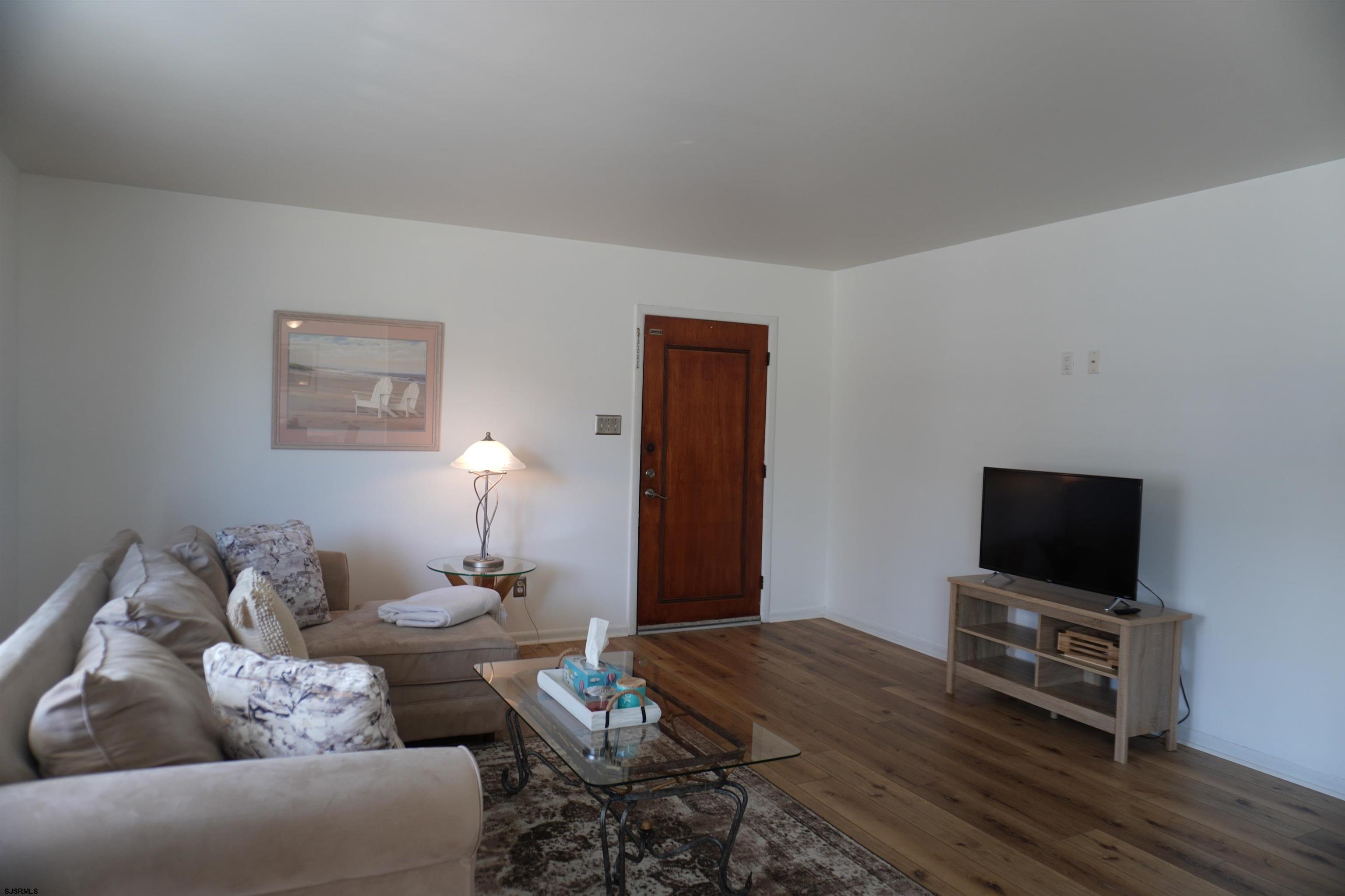 453 Berkshire Dr