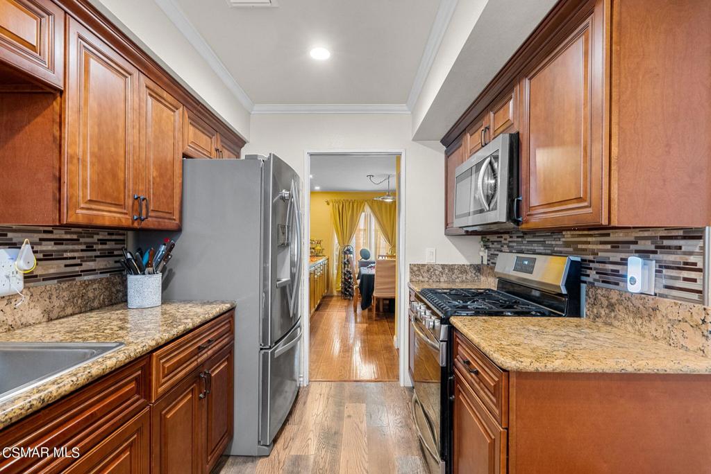 16857 San Fernando Mission Boulevard 38