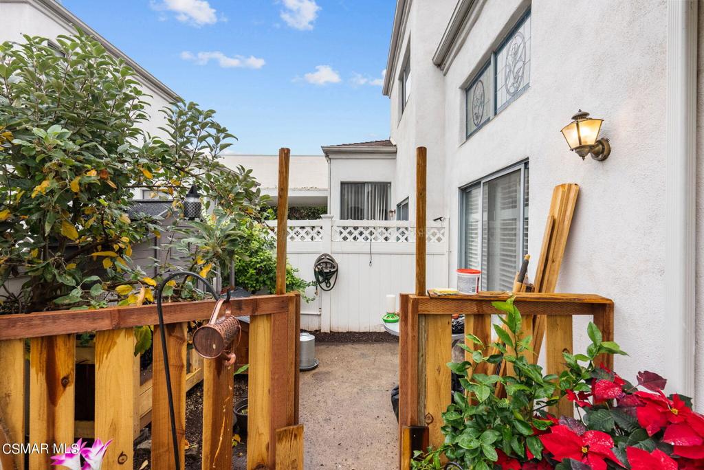 16857 San Fernando Mission Boulevard 38