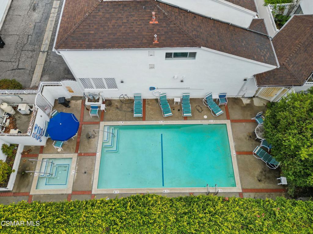 16857 San Fernando Mission Boulevard 38