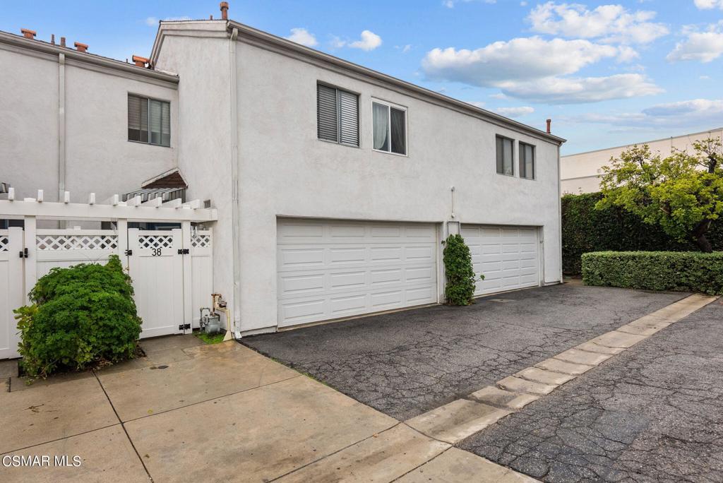 16857 San Fernando Mission Boulevard 38