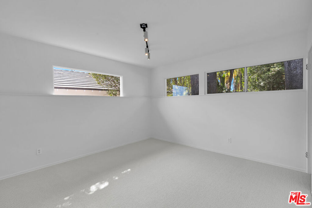 11331 Lasaine Avenue