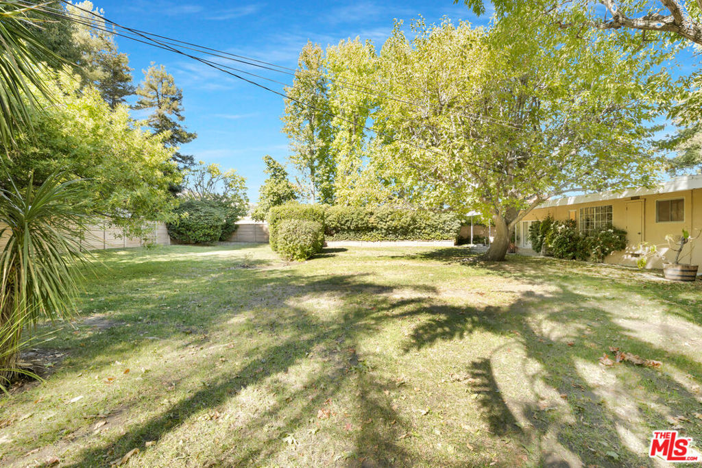 11331 Lasaine Avenue