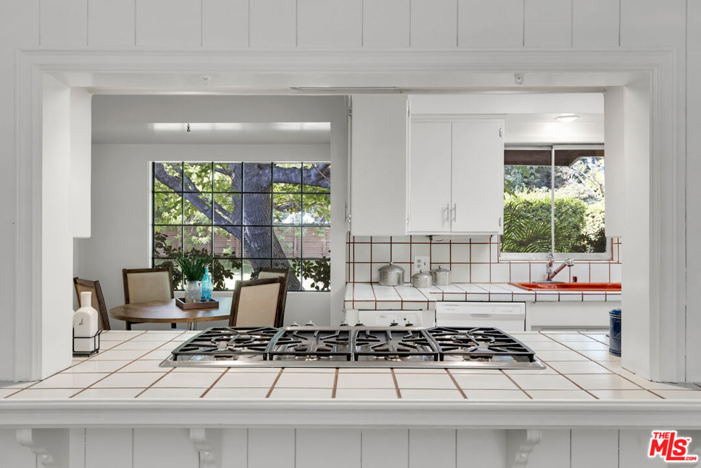 11331 Lasaine Avenue