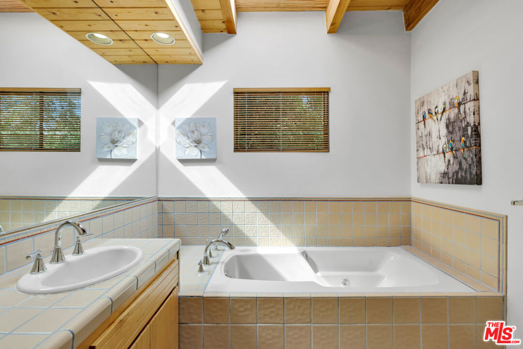 11331 Lasaine Avenue