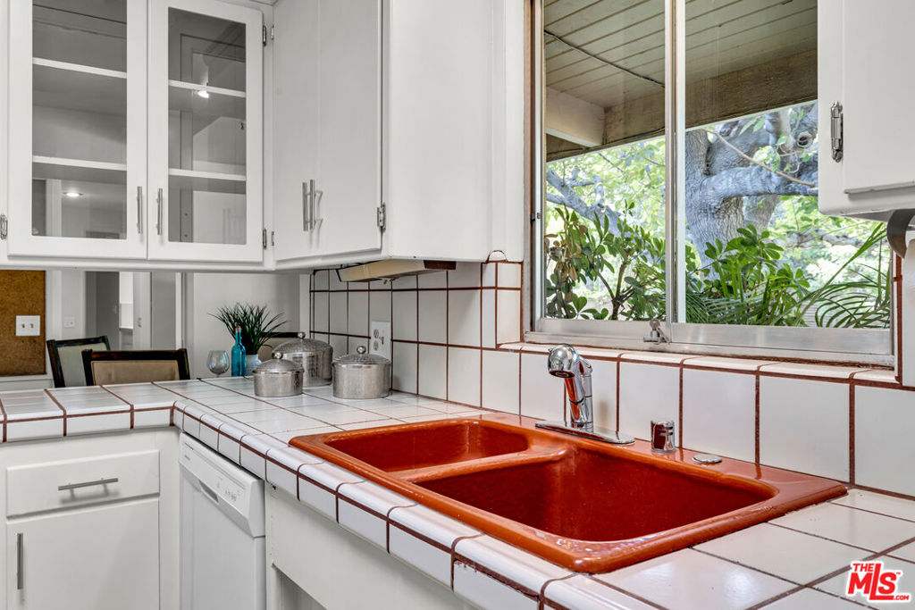 11331 Lasaine Avenue