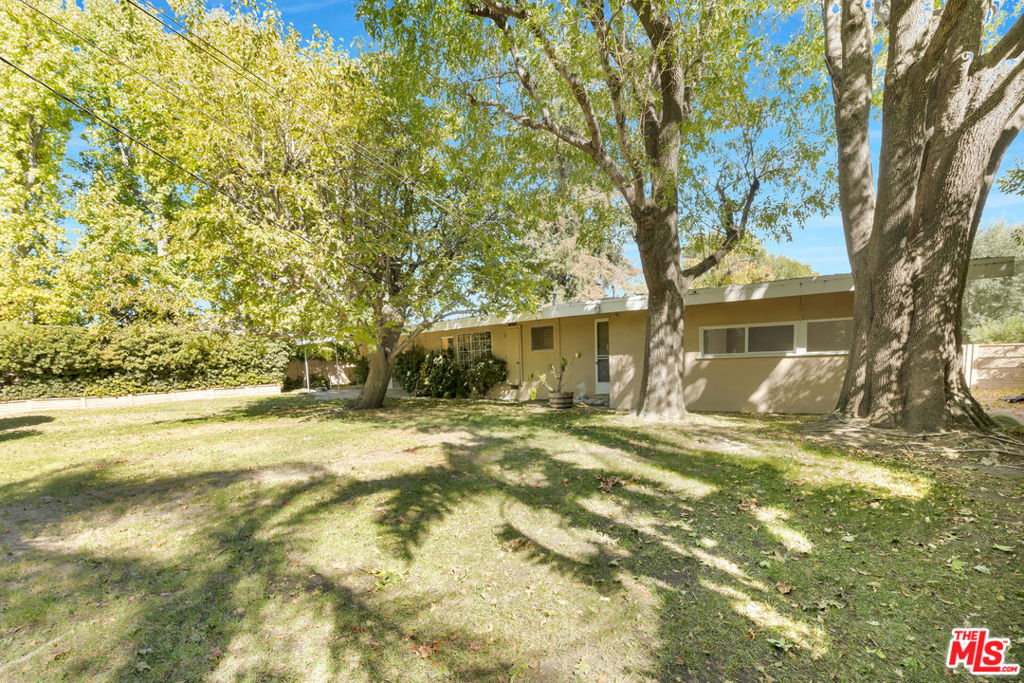 11331 Lasaine Avenue