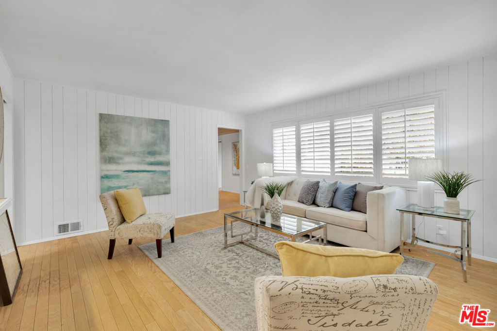 11331 Lasaine Avenue