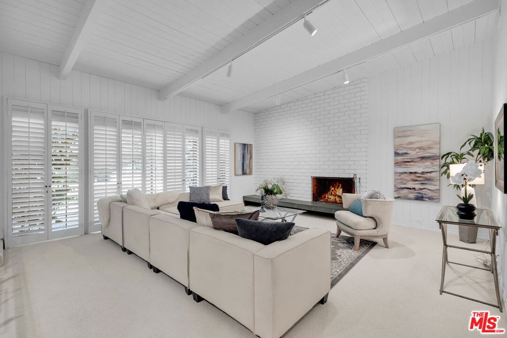 11331 Lasaine Avenue