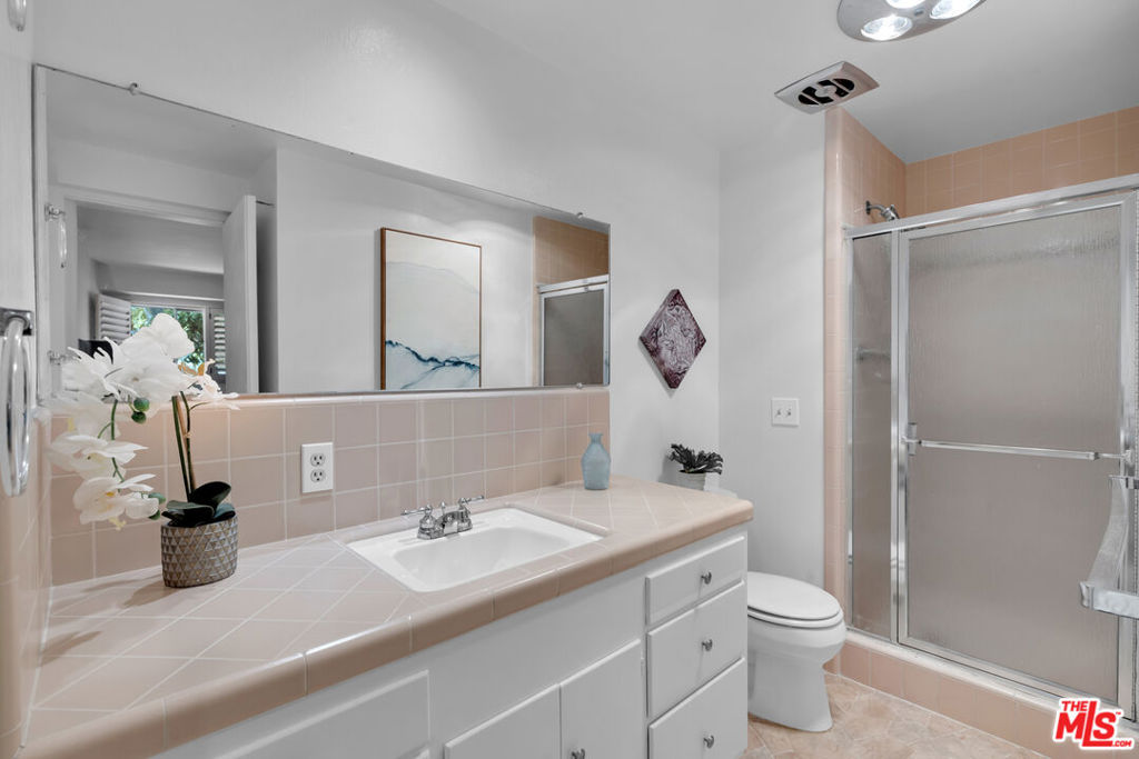 11331 Lasaine Avenue