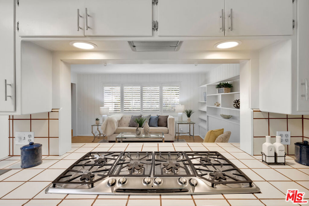 11331 Lasaine Avenue