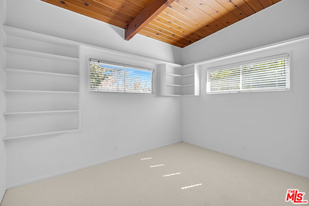 11331 Lasaine Avenue