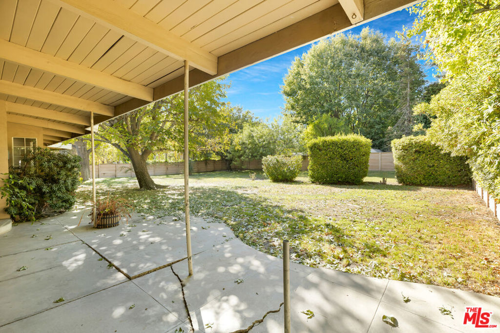 11331 Lasaine Avenue