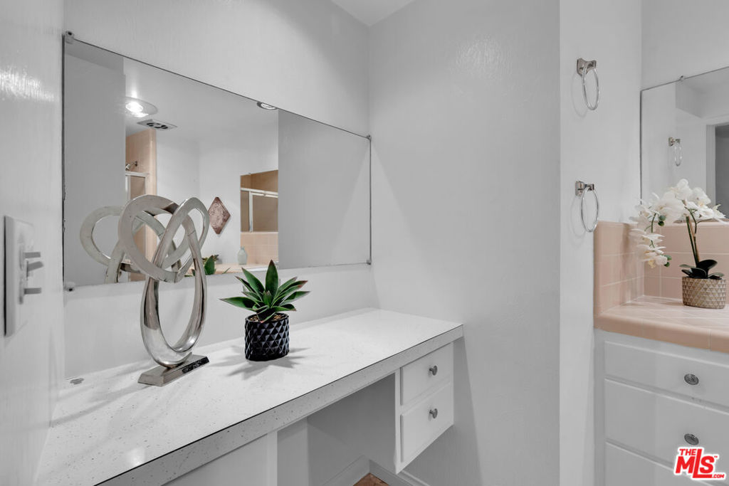 11331 Lasaine Avenue