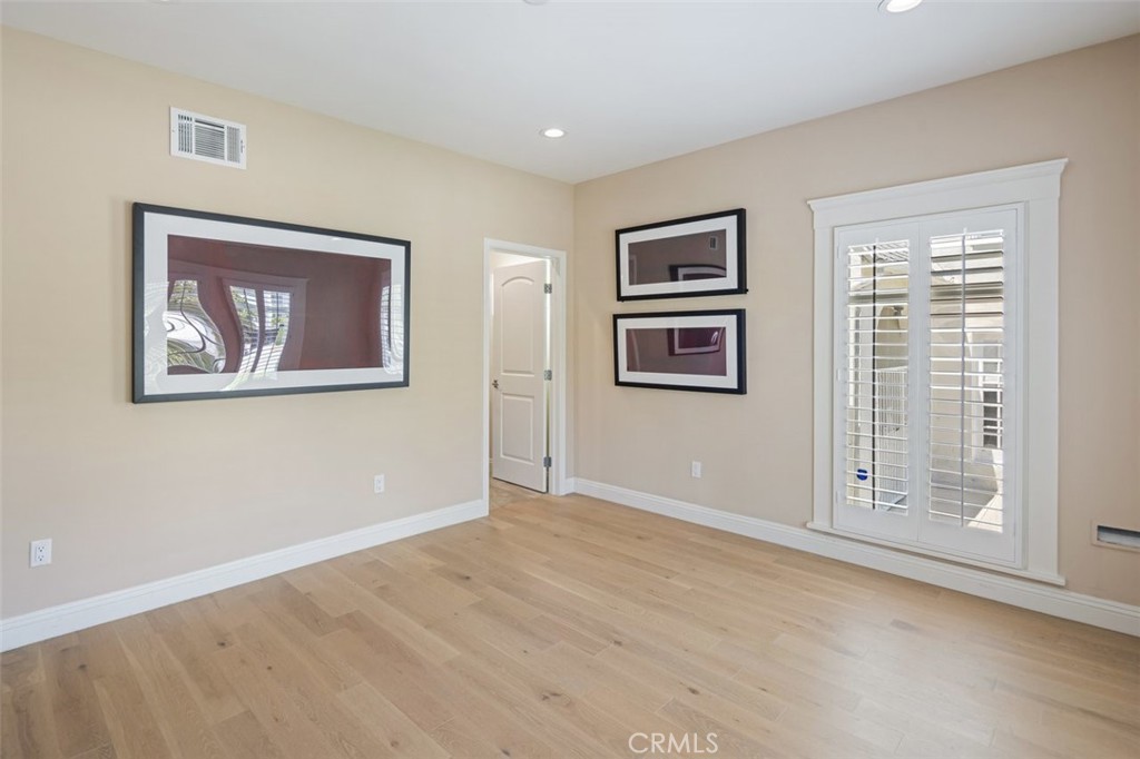 757 S Windsor Boulevard