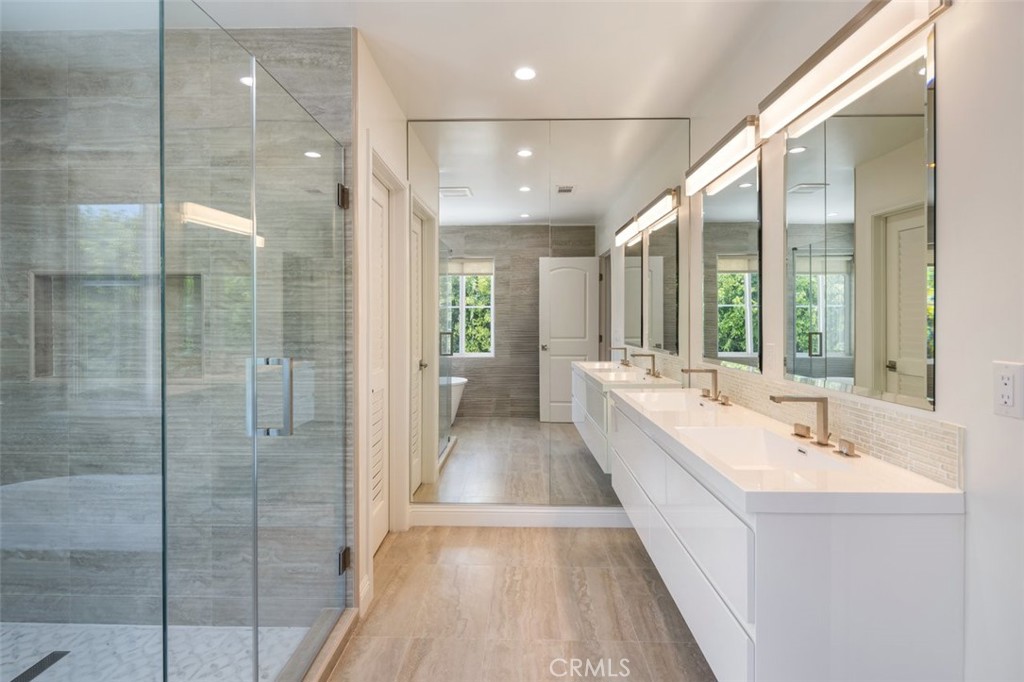 757 S Windsor Boulevard