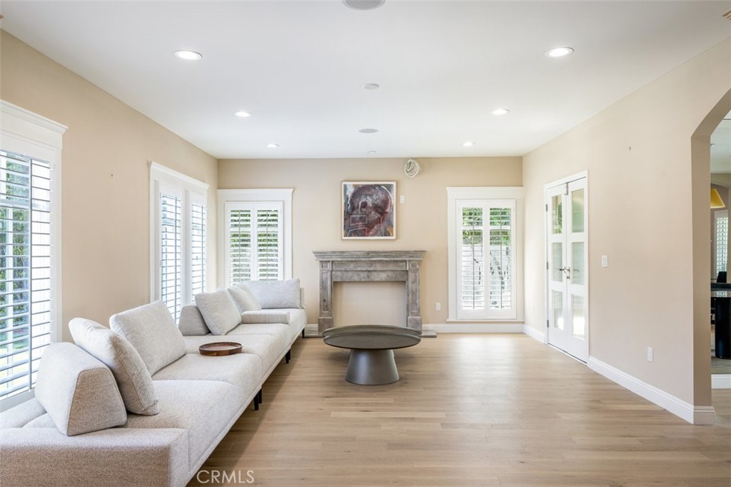 757 S Windsor Boulevard