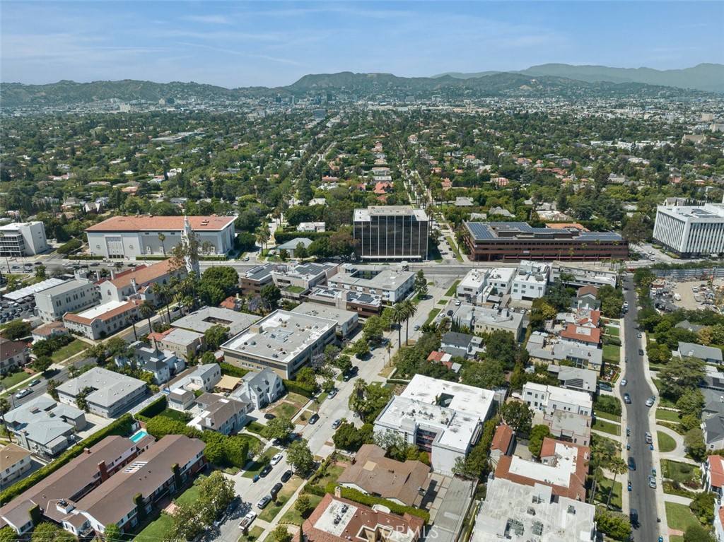 757 S Windsor Boulevard