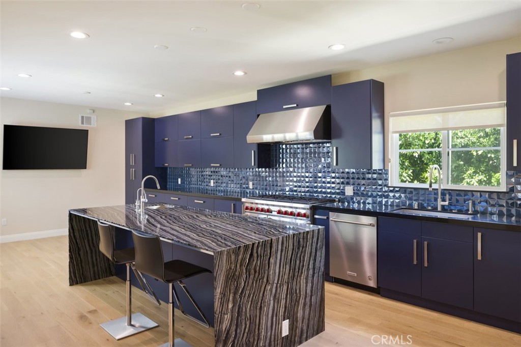 757 S Windsor Boulevard