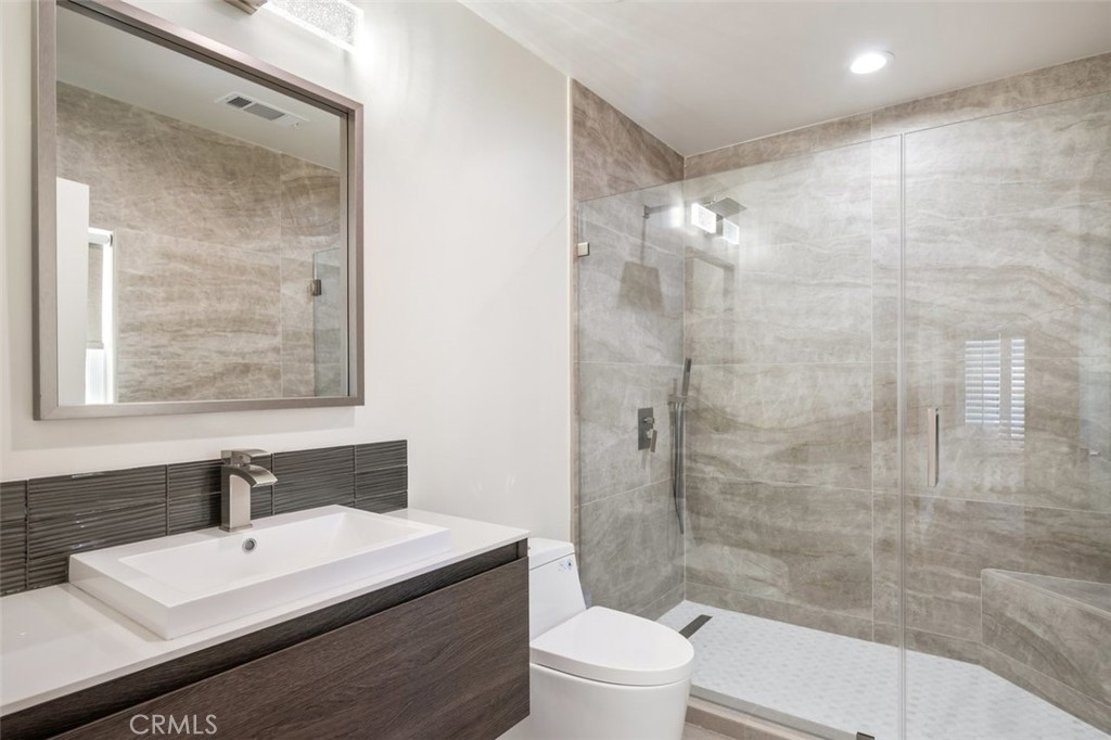 757 S Windsor Boulevard