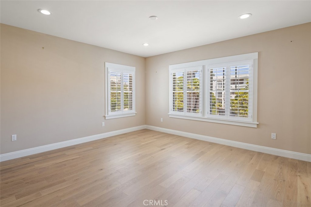 757 S Windsor Boulevard