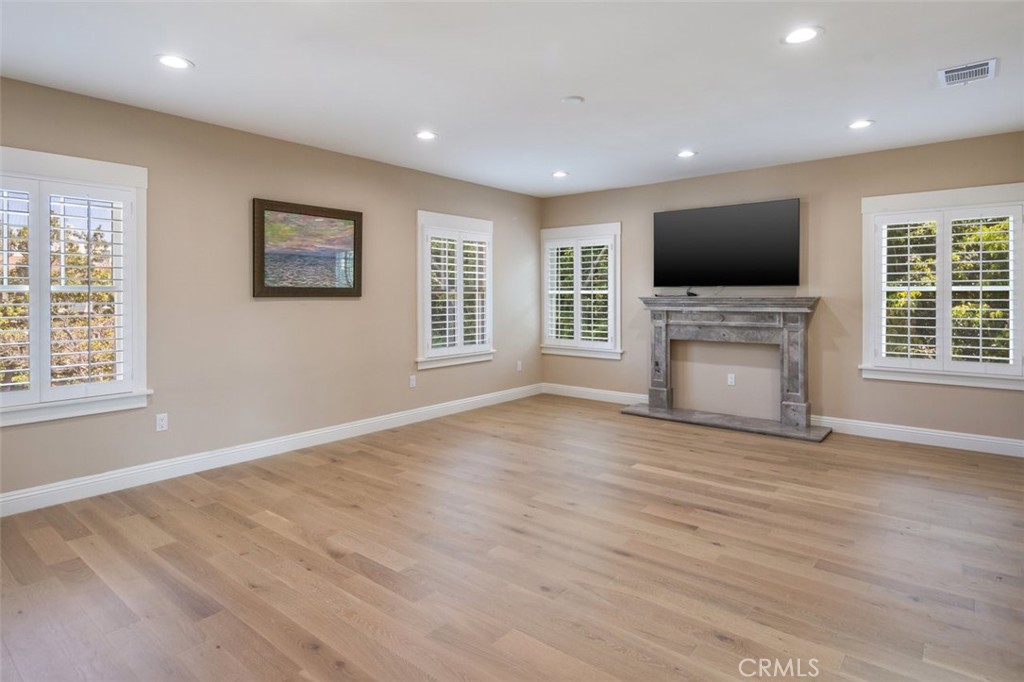 757 S Windsor Boulevard