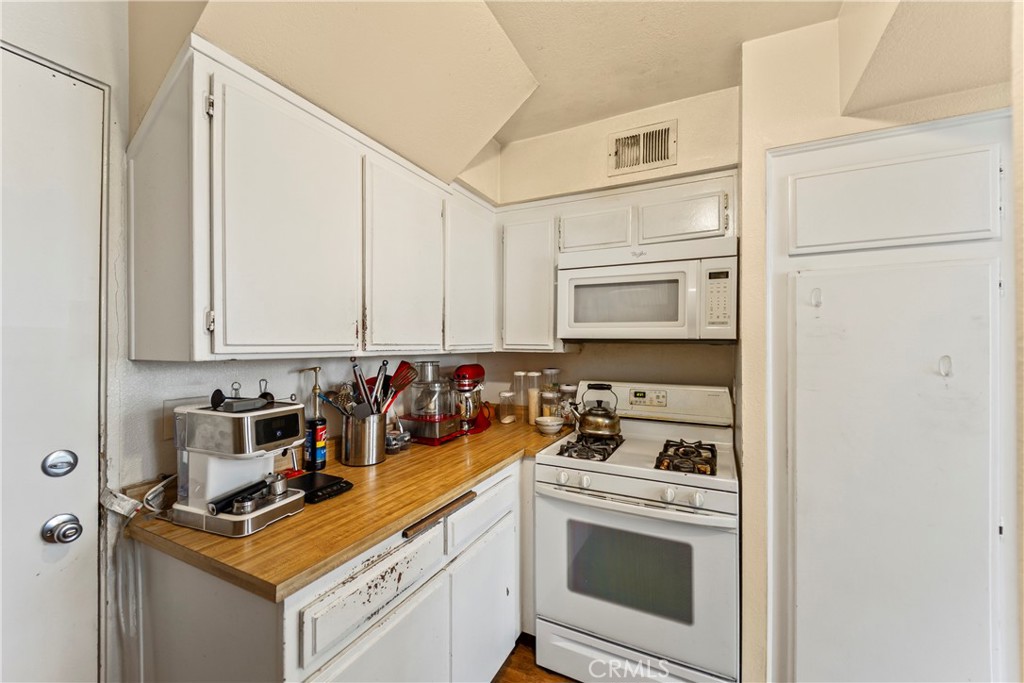 16857 San Fernando Mission Boulevard 24