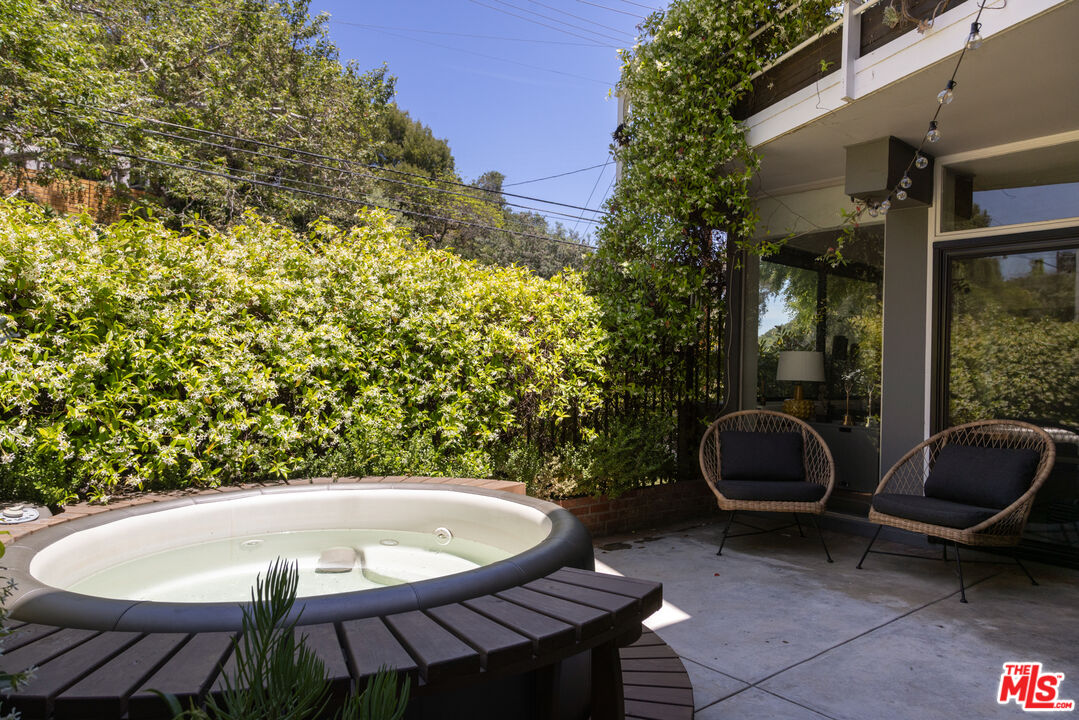 2401 Laurel Pass