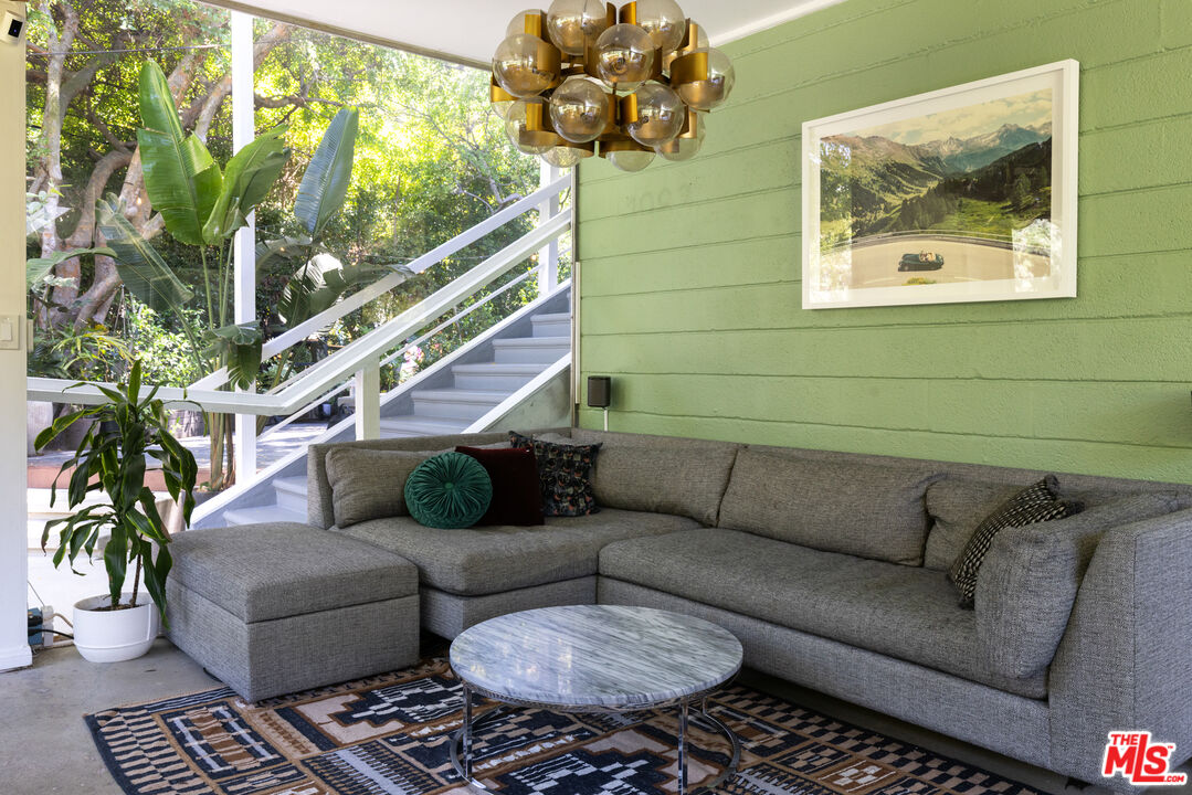 2401 Laurel Pass