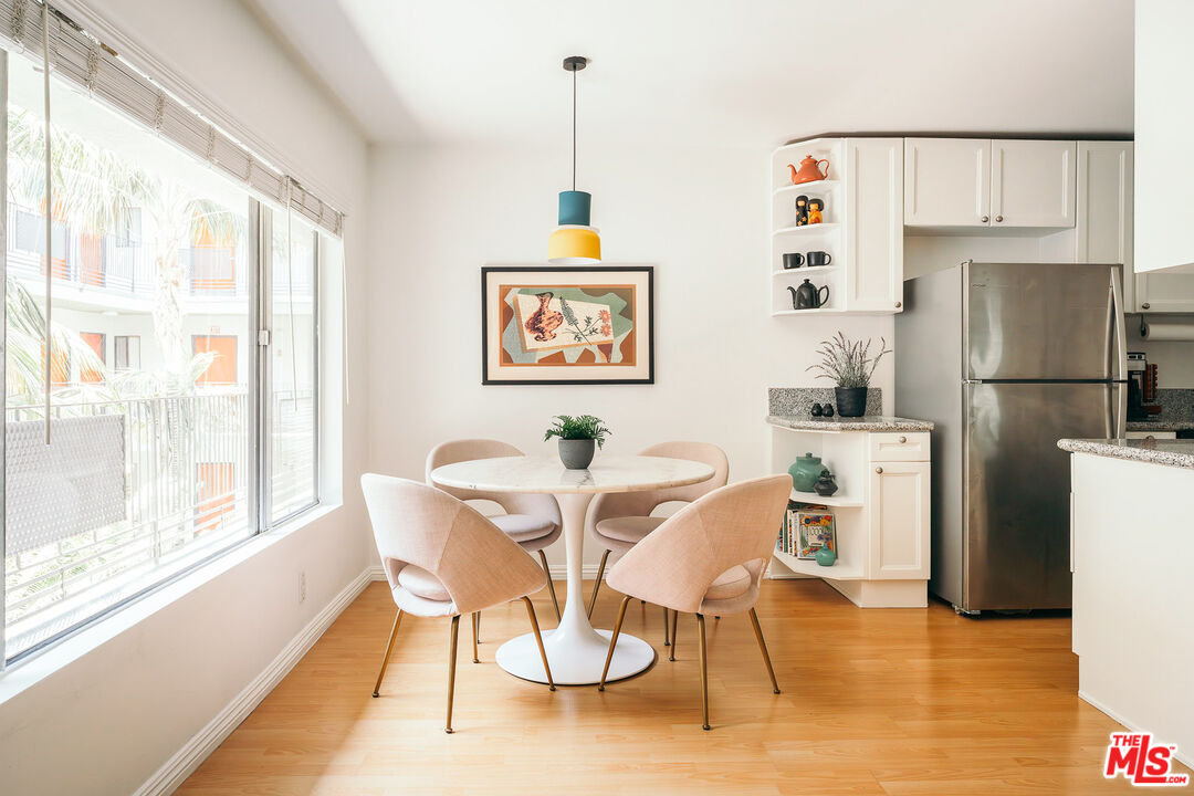 1930 N Vermont Ave Unit: 207