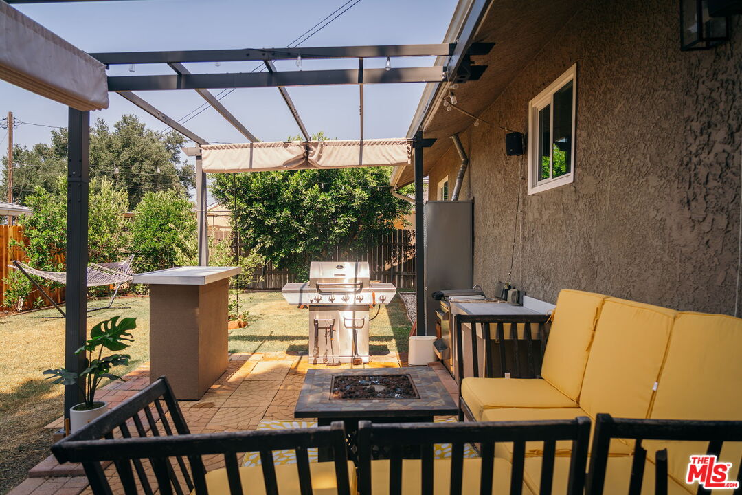 624 W Mariposa St