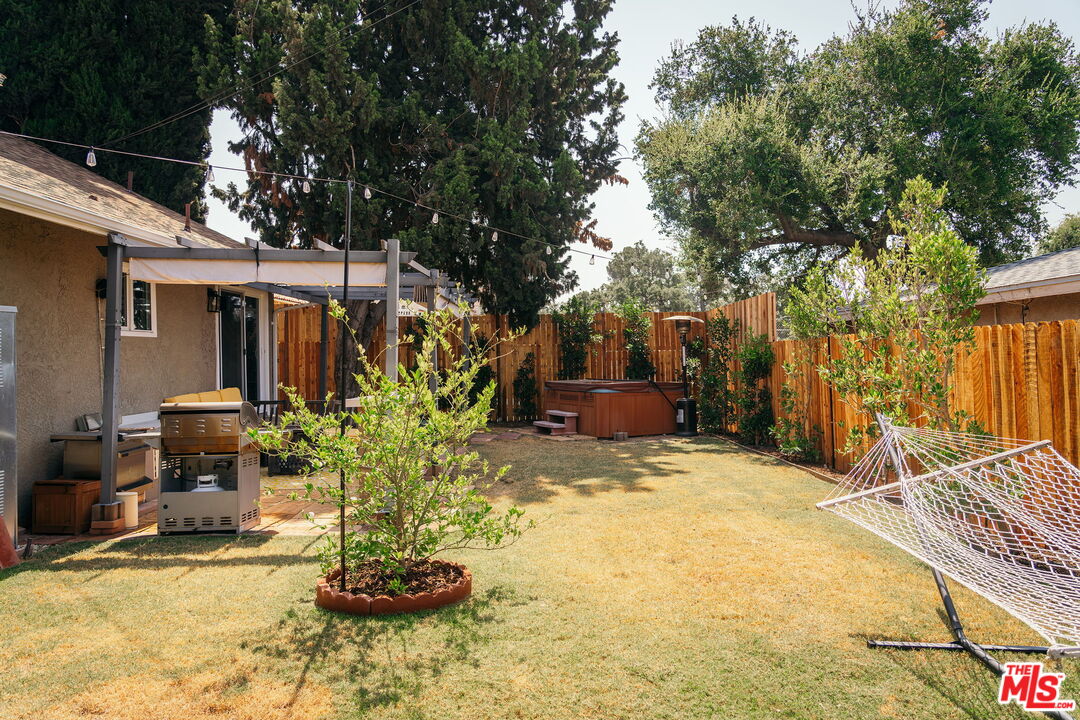 624 W Mariposa St