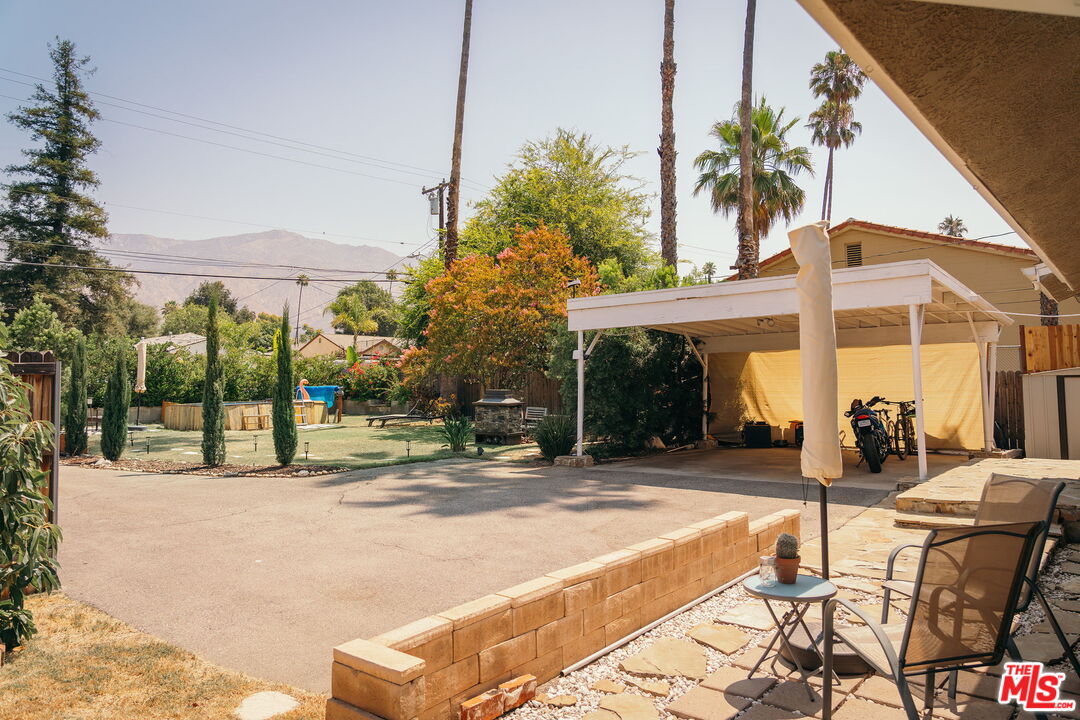 624 W Mariposa St