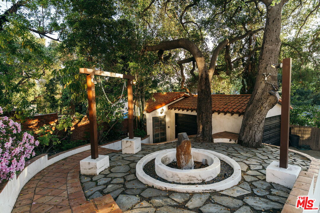 1664 Las Flores Dr