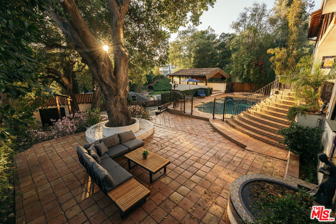 1664 Las Flores Dr