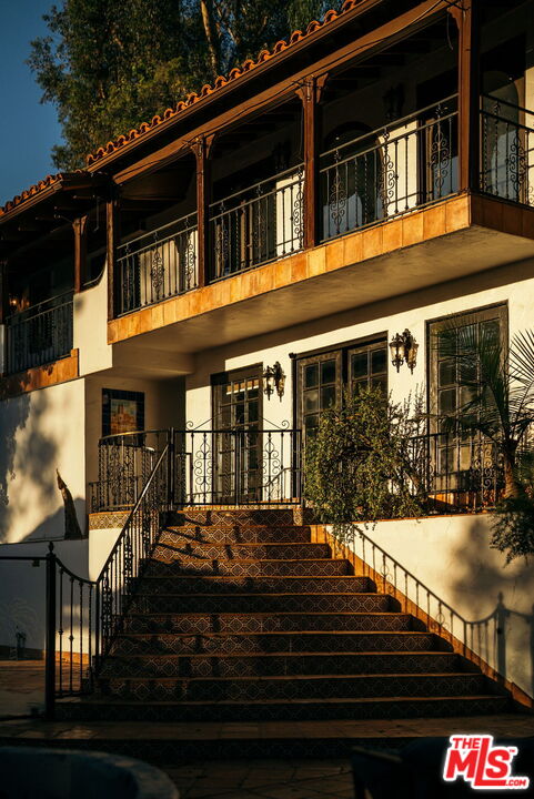 1664 Las Flores Dr