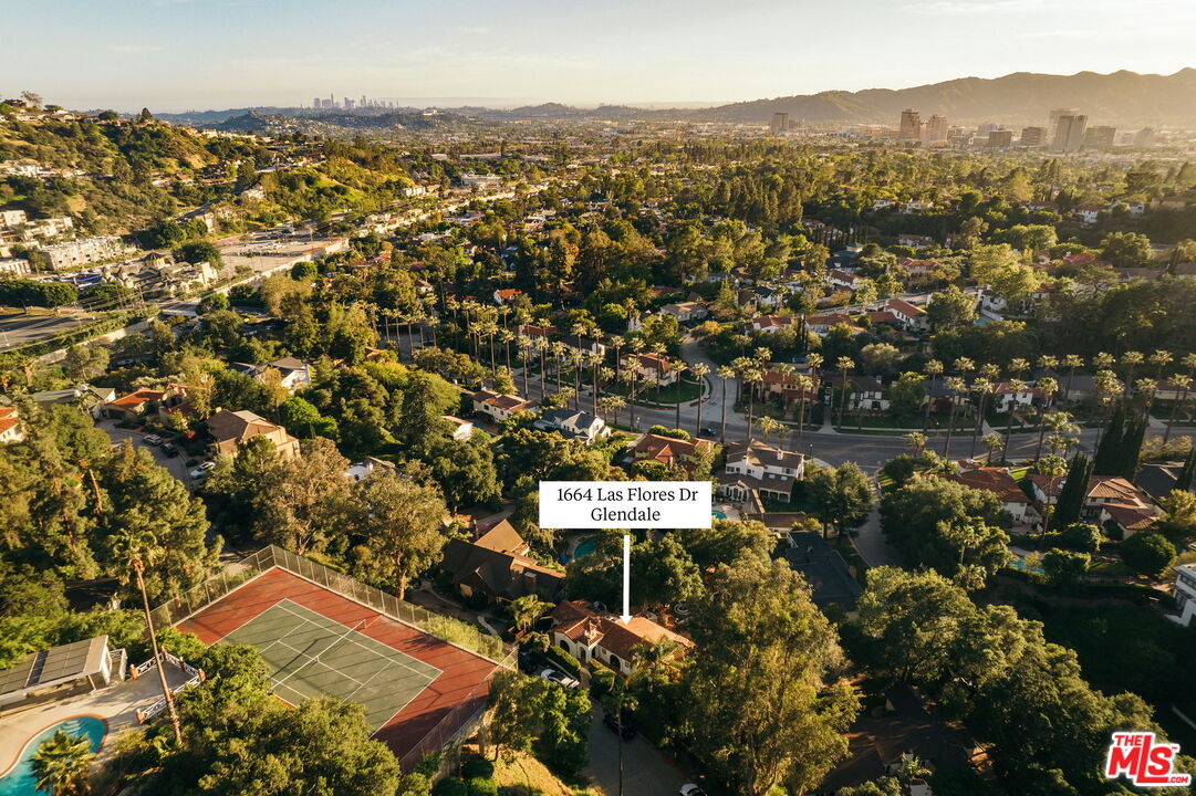 1664 Las Flores Dr