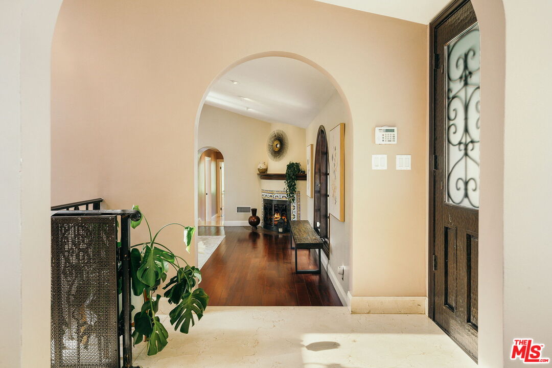 1664 Las Flores Dr