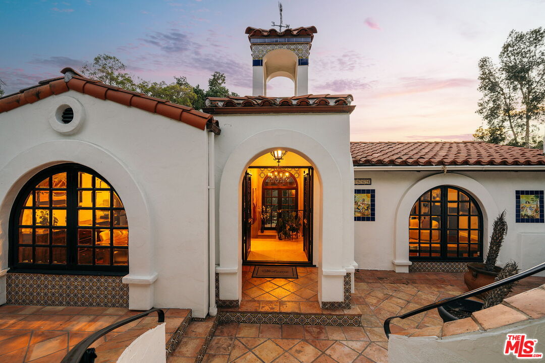 1664 Las Flores Dr