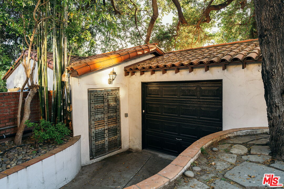 1664 Las Flores Dr