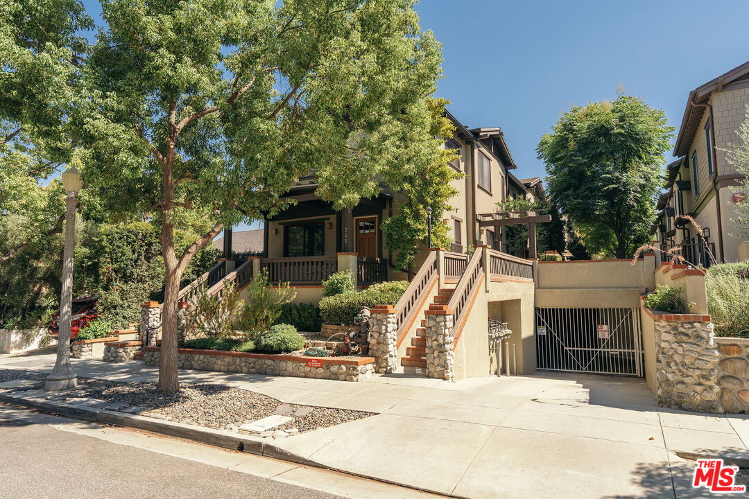 322 Alpine St Unit: 3